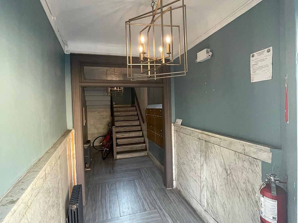 2nd image of 1144 E Grand St #2