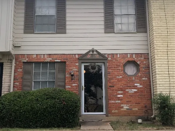 18 W Townhouse Ln #34, Grand Prairie, TX 75052