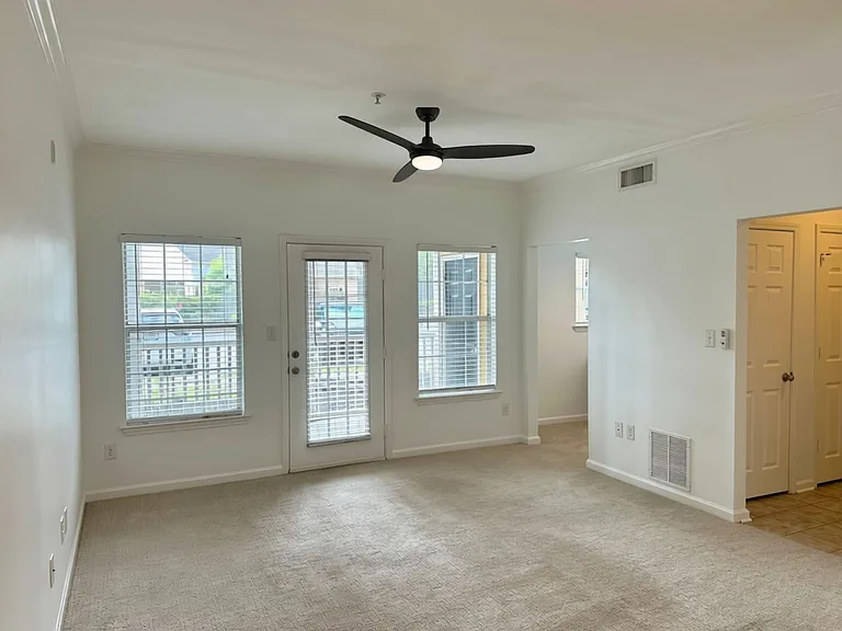 1104 Walden Park Dr — Photo 12
