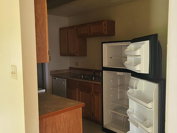3rd image of 5111 Weston Ave APT C