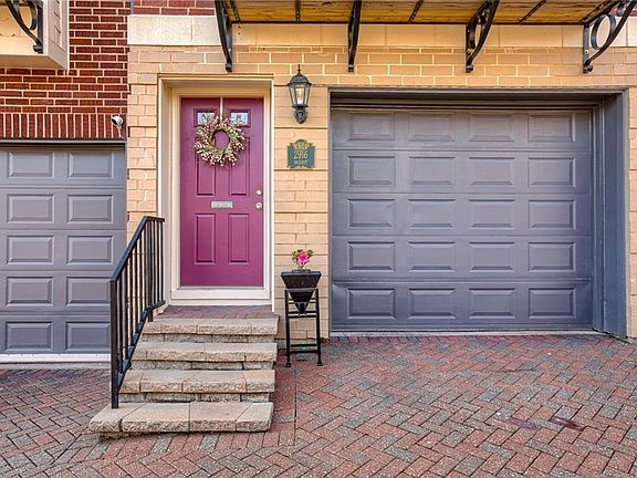 2nd image of 2916 Walnut St