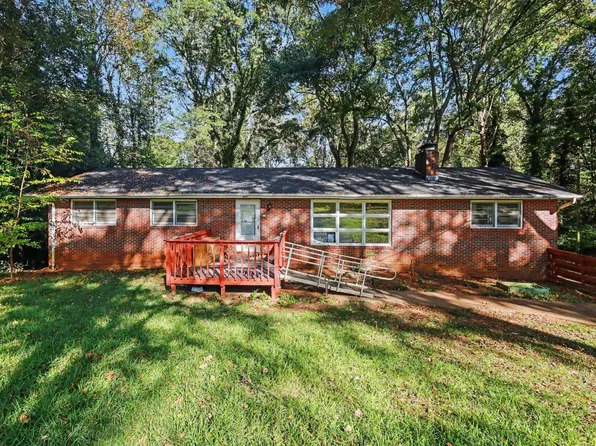 230 N Catherine St, Pickens, SC 29671