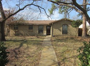 725 Laguna Dr, Garland, TX 75043