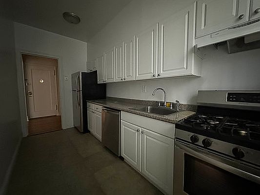 5th image of 40 Shore Blvd APT 2C
