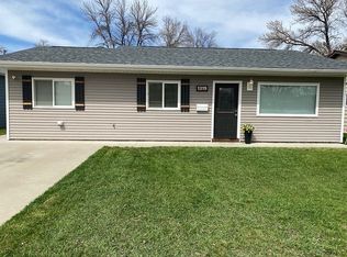 1319 6th Ave SE, Minot, ND 58701