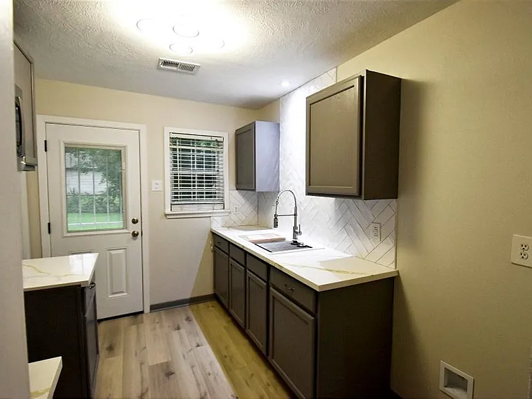 10213 Fairland Dr — Photo 18