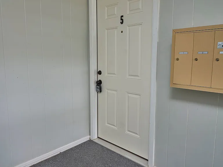 219 W Silversands Dr #5 — Photo 2