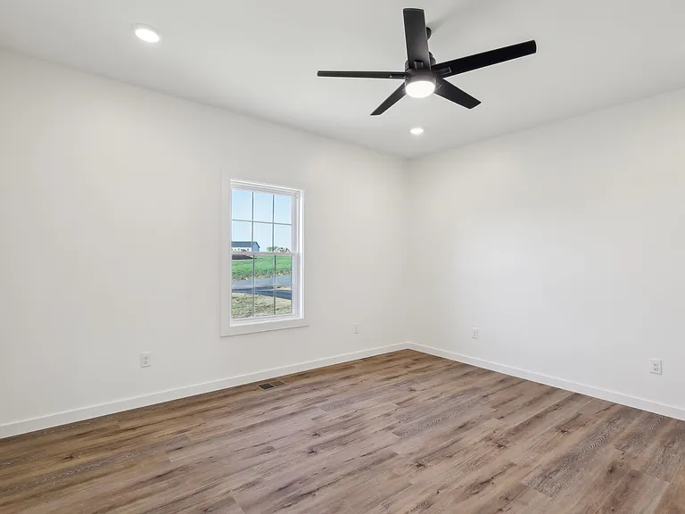 236 Amos Cir — Photo 13