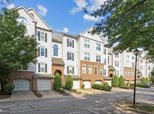 4679 Longstreet Ln APT 102, Alexandria, VA 22311