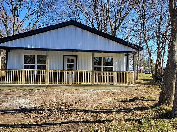 380 S Jackson St, Clinton, IN 47842