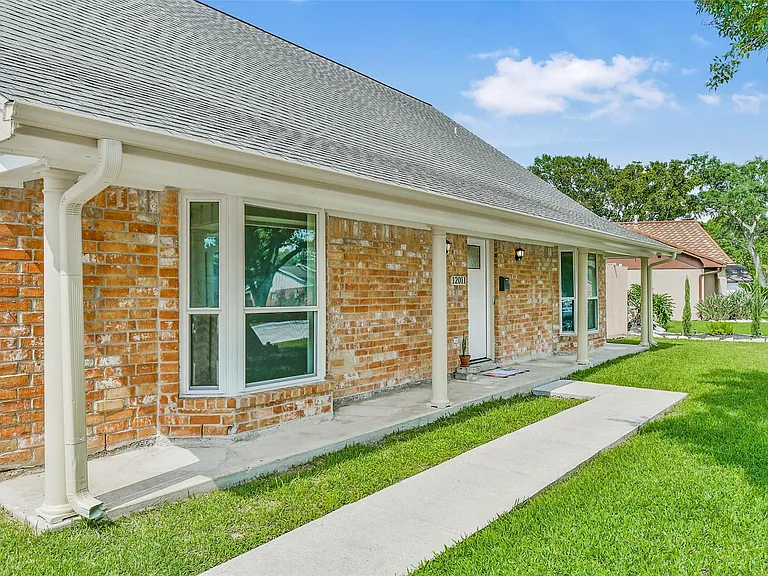 12011 Kirknoll Dr — Photo 42