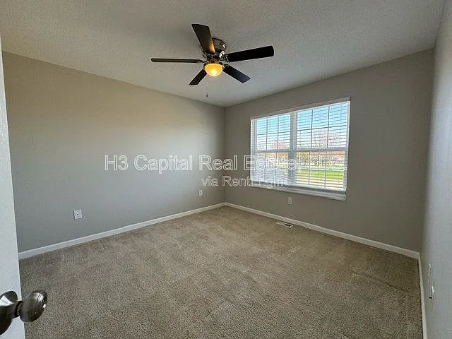 1041 Flora Lake Ct — Photo 27