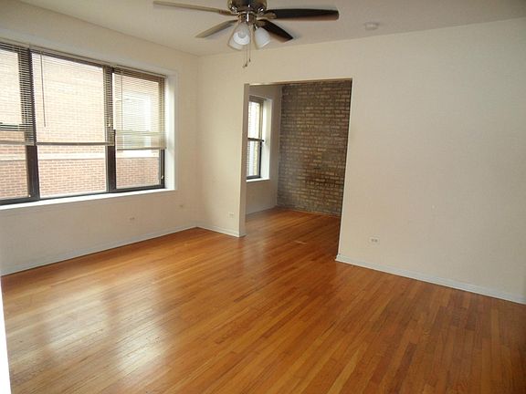 3rd image of 6150 N Winthrop Ave APT 345