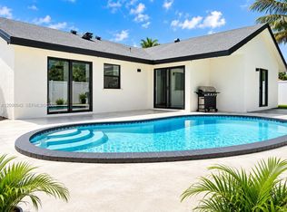 8211-4 SW 4th Pl, Pompano Beach, FL 33068