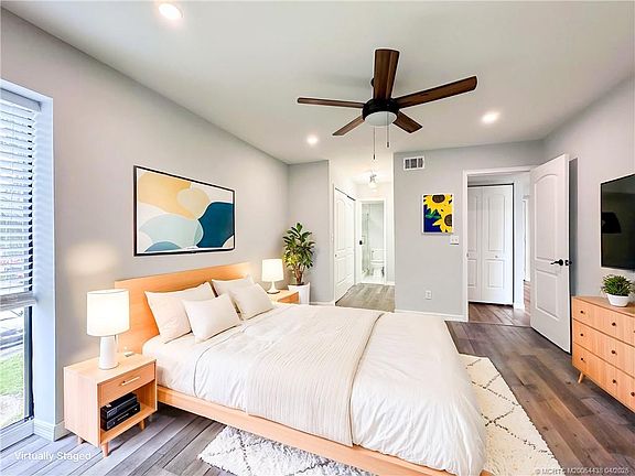 3rd image of 800 NW Fork Rd APT 10-7