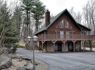 14 Ruffed Grouse Dr, Lakeville, PA 18438