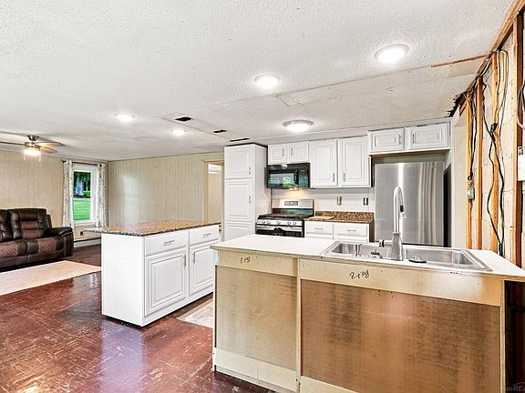 3rd image of 3048 Wadhams Rd