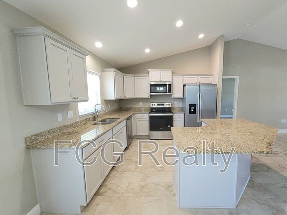 3rd image of 113 Marion Oaks Dr