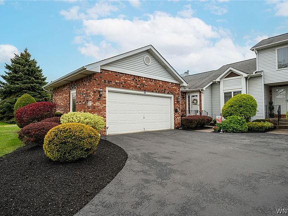4th image of 17 Niagara Shore Dr #17