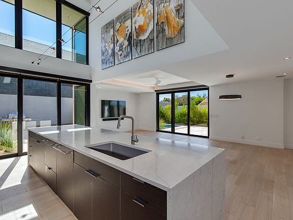 3rd image of 1333 E Pomelo Grove Ln