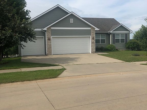 2nd image of 1020 Bellflower Dr