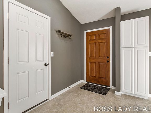4th image of 813 Cooks Crossing Dr SE #8