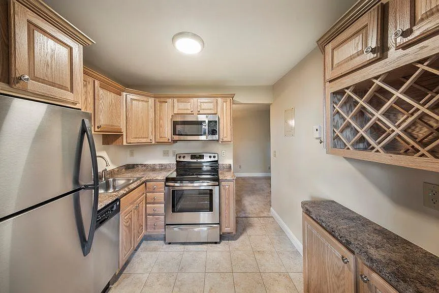 Rivercrest Apartments