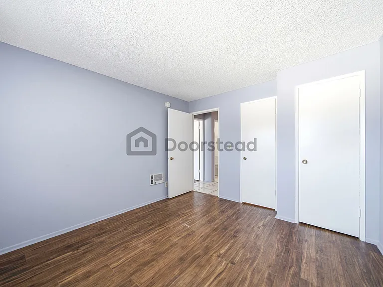 1826 S Bundy Dr #4 — Photo 17