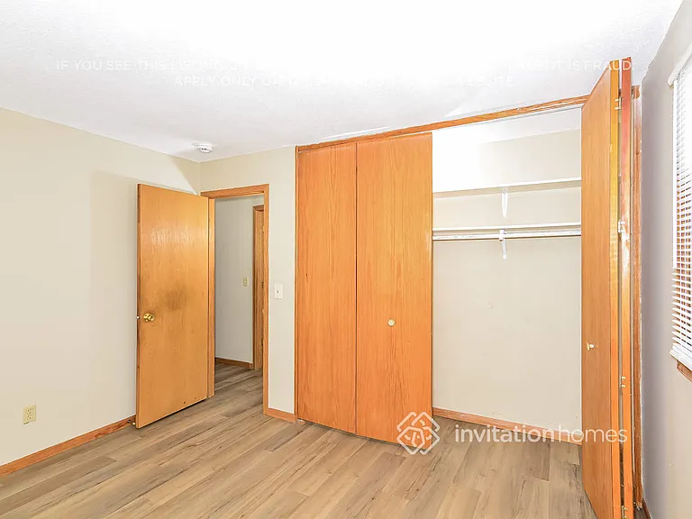 7818 Hampshire Cir N — Photo 11