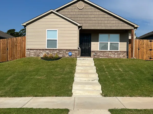 1039 S Nighthawk Ln, Fayetteville, AR 72701