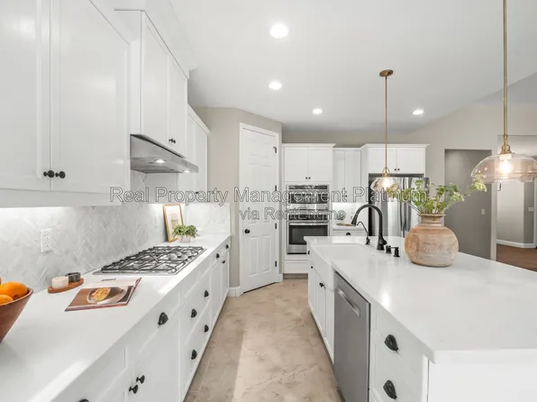 1970 N Langley Ave, Clovis, CA 93619