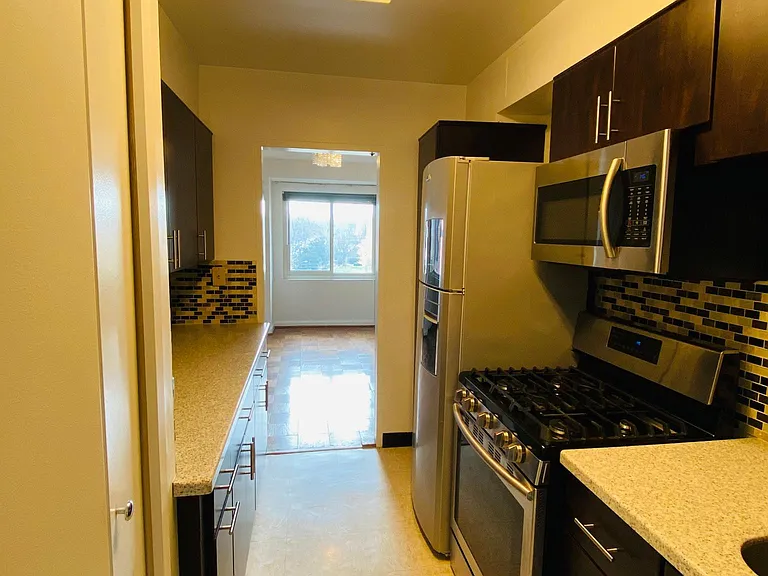 4201 Cathedral Ave NW #622 — Photo 9