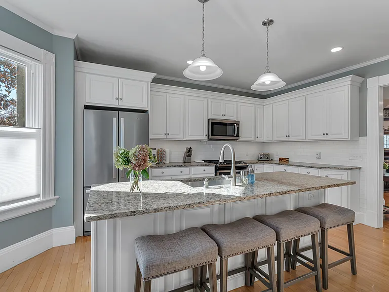 70 Humboldt Ave — Photo 10
