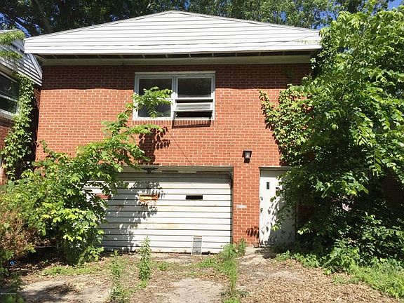 Detached Garage