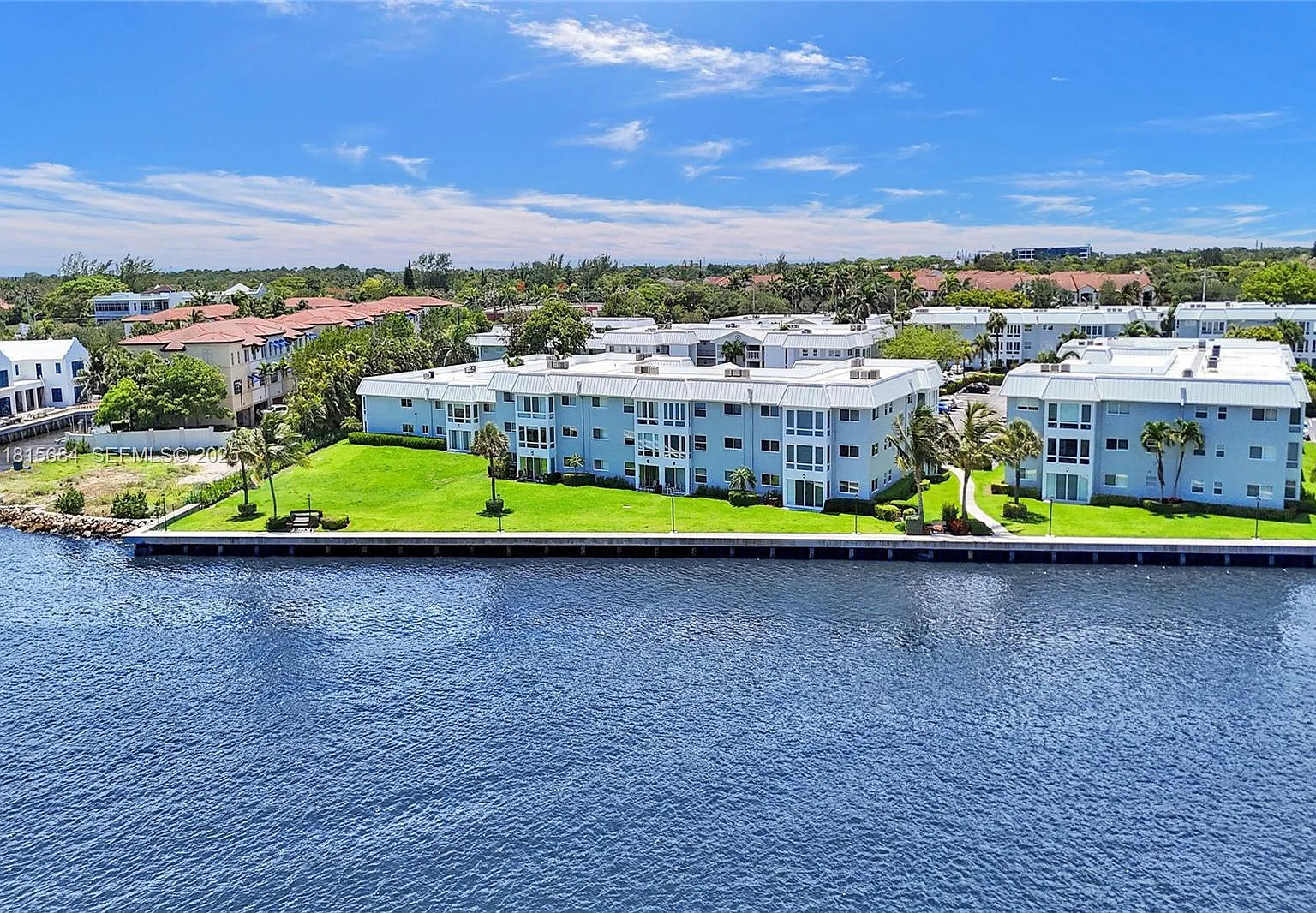 2 bed, 2.0 bath, 1200 sqft, $2,200 — Photo 2