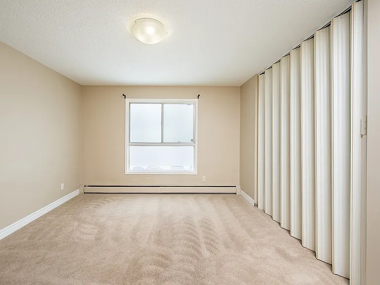 6 Gainsborough Ave — Photo 23