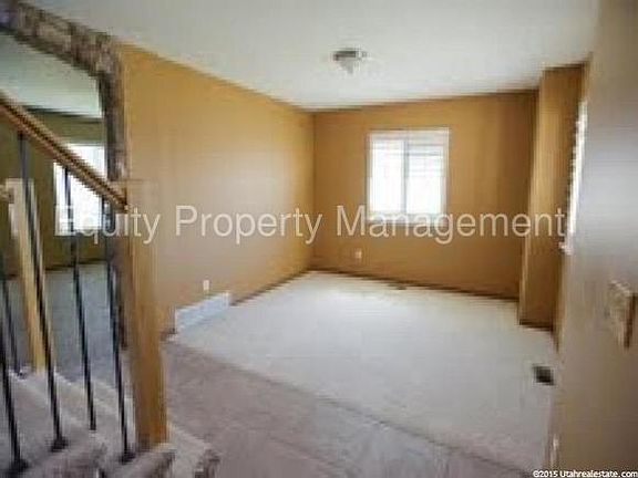 3rd image of 882 W Chukar Cir