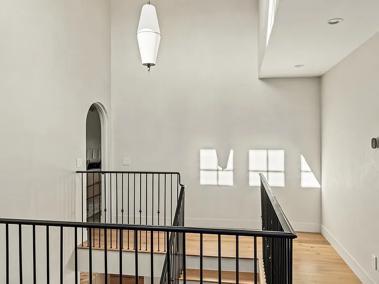 738 San Lorenzo St — Photo 26