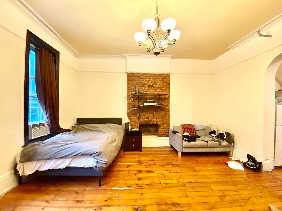 1st image of 214 Saint James Pl #2RA