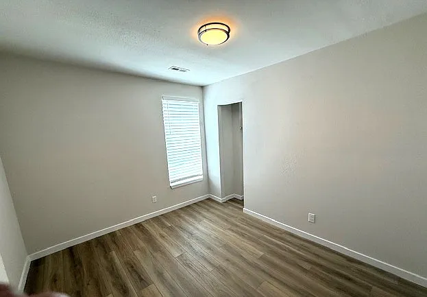 525 W 8th St #5 — Photo 16
