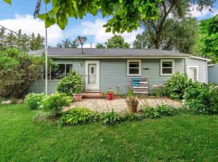6524 Parkview Ave, Cedar Rapids, IA 52403