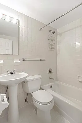 Rented by Compass | media 25