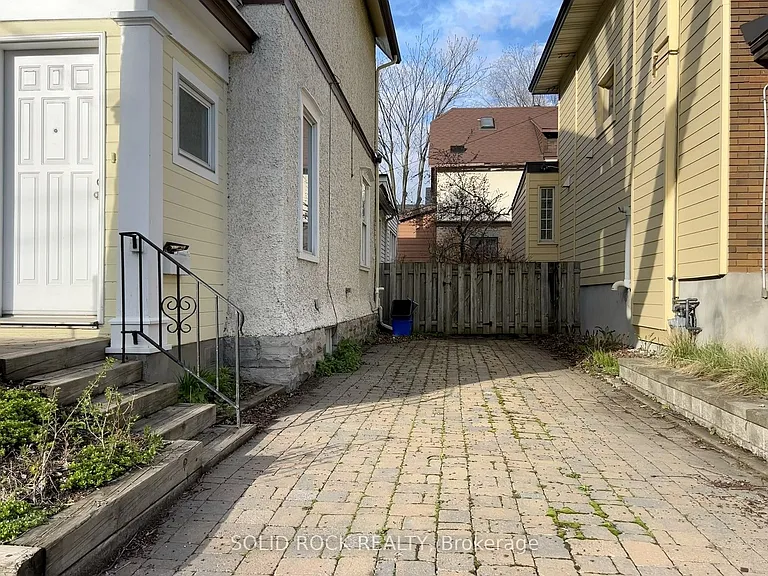 201 Augusta St — Photo 27