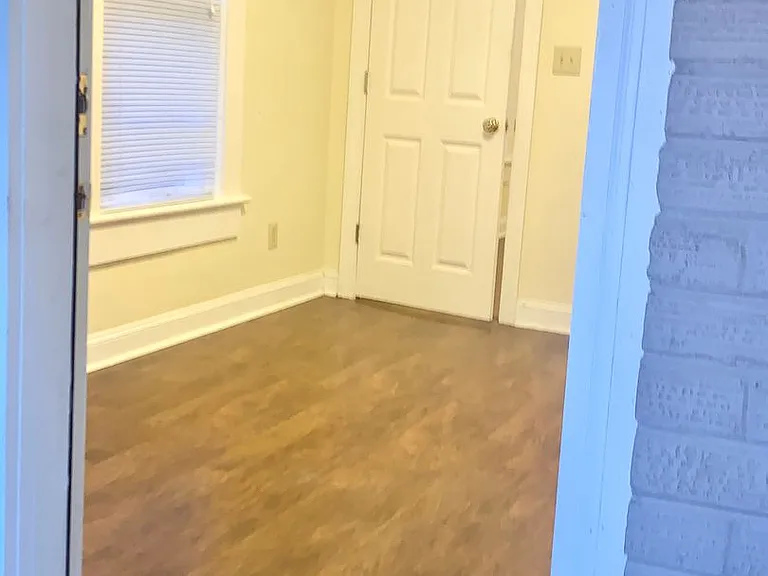 328 N Madison St — Photo 12
