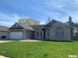 5208 Manhattan Dr, Springfield, IL 62711