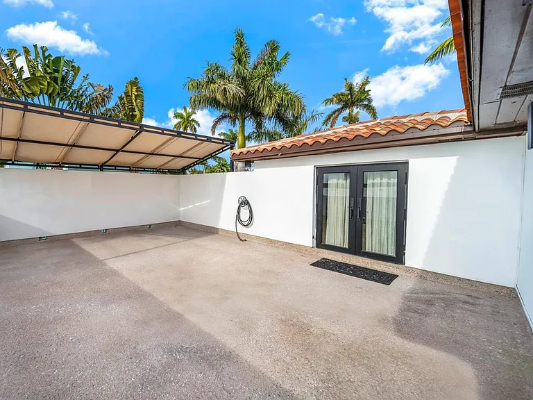 7500 Miami View Dr #SFH — Photo 8
