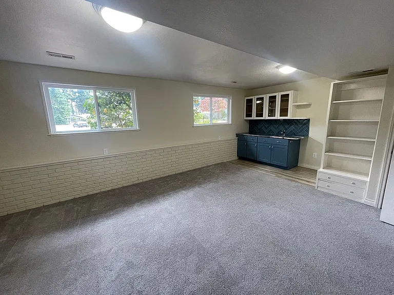 1168 Tulip Ln — Photo 11
