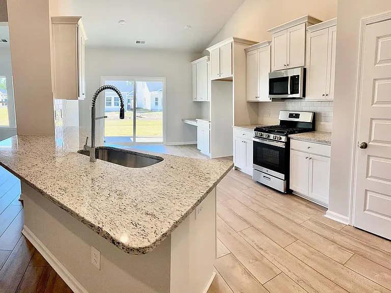 554 Magnolia Terrace Dr — Photo 5