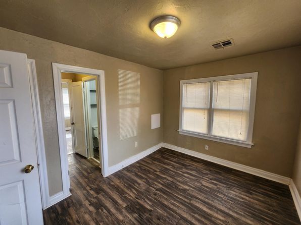 20559 Oak St, Harrah, OK 73045