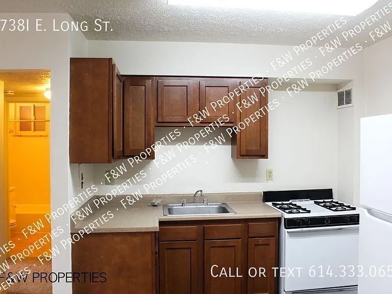 1738I E Long St — Photo 16